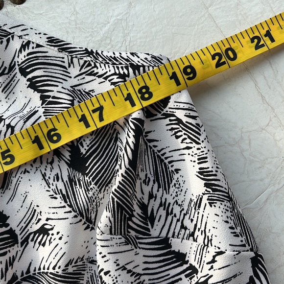 NWT Banana Republic palm leaf jumpsuit - Picture 14 of 14